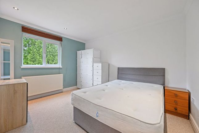 21D, Devonshire Road, Pinner photo 4