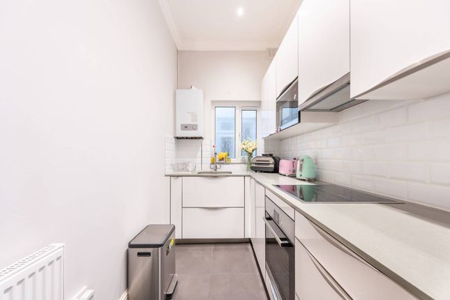 1-bed flat on Shoot Up Hill, Cricklewood, £350,000