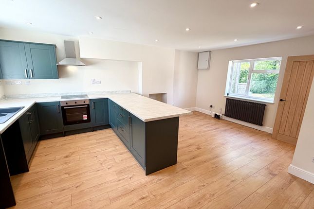 33 Hollow Way, Chippenham photo 3