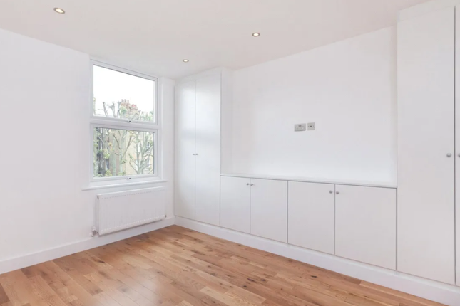 Flat to rent in Shirland Road, London