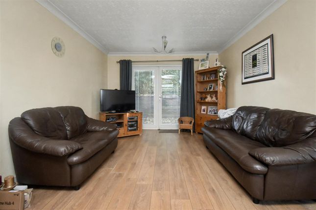 3, Meeting Lane, Corby photo 3