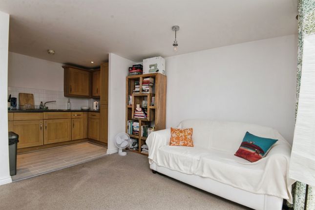 46, Richmond Court, St. Davids Hill, Exeter photo 4