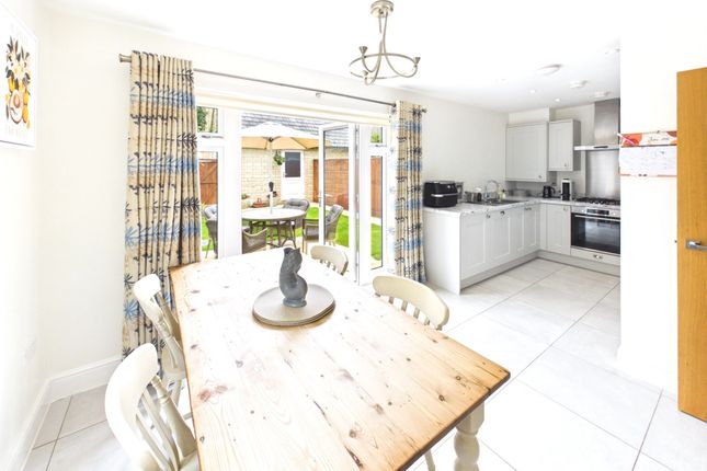 2 Brook Lane, Chipping Norton photo 3
