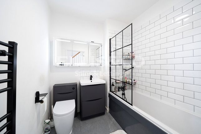 End terrace house for sale in Edgecumbe Avenue, London