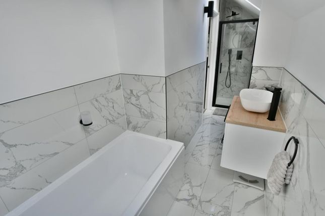 Lavender Cottage, 4 Sandy Lane, Colehill photo 4