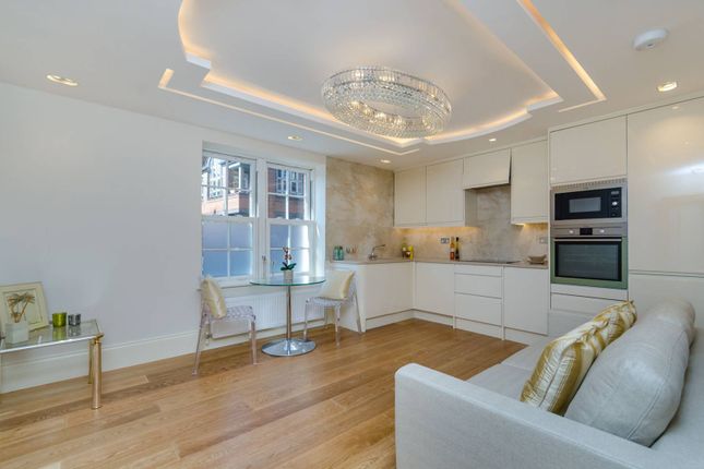 Flat to rent in Mitford Building, Fulham Broadway, London