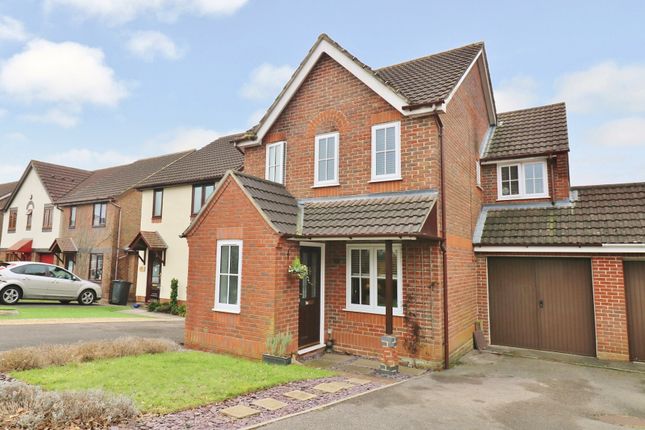 Thumbnail Link-detached house for sale in Leatherhead Gardens, Hedge End, Southampton