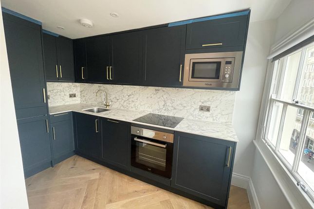Flat 10, 7, Clarence Yard, Brighton photo 4