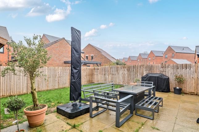 57, Botleys Road, Ottershaw photo 3