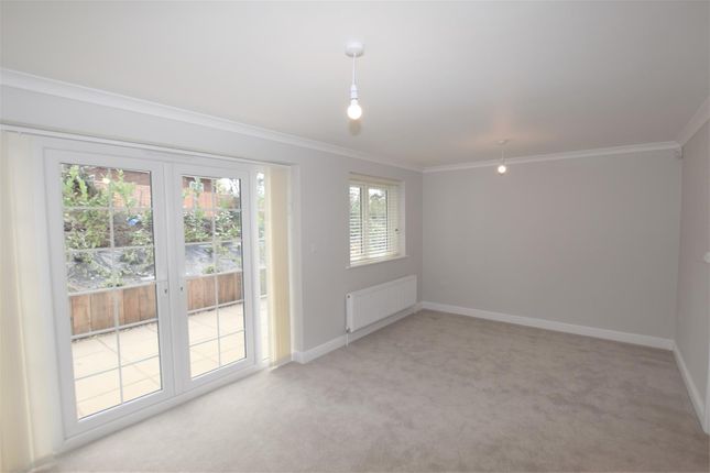 Flat 2, 49, Cressingham Road, Berkshire photo 2