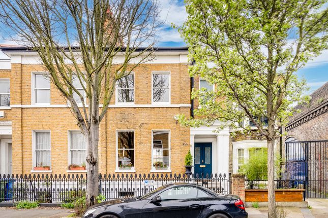 Thumbnail Terraced house for sale in Sutherland Square, Walworth