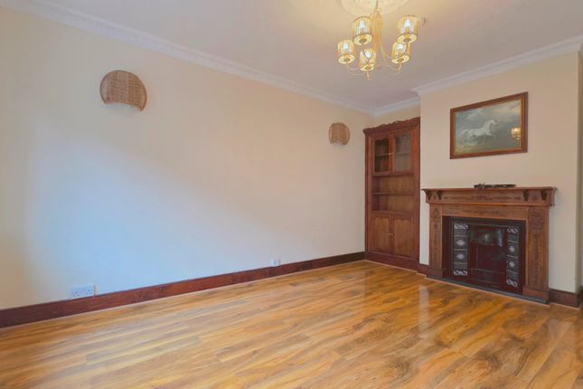 7, Oulton Close, Greater London photo 3