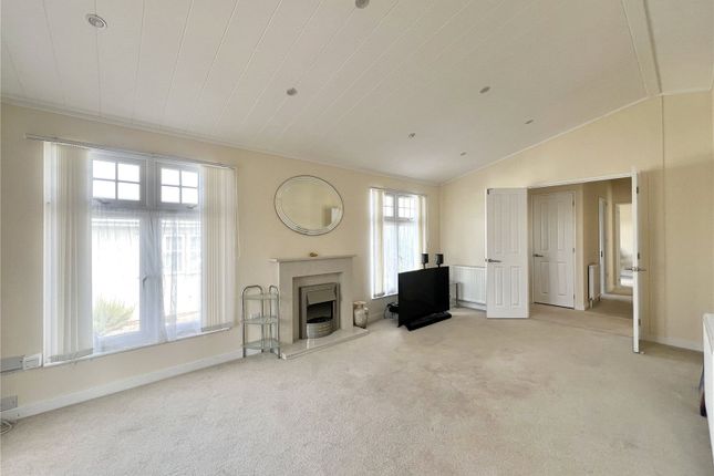 7 The Tides,, Doniford, Somerset photo 2