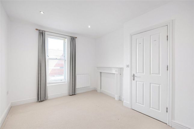 Flat 8, 19, Wavertree Road, London photo 3