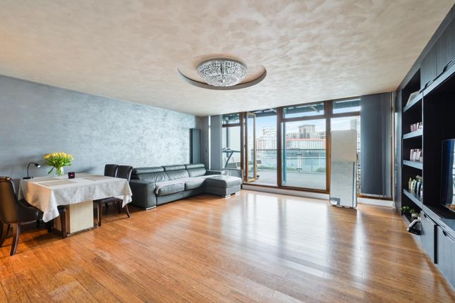 Flat 26 Western Beach Apartments 36, Hanover Avenue, London photo 4