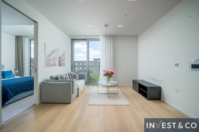 Flat for sale in Seagrave Road, London