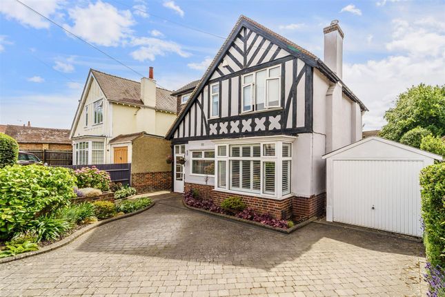 4-bed detached on 17, Whitehorse Drive, Epsom, £850,000