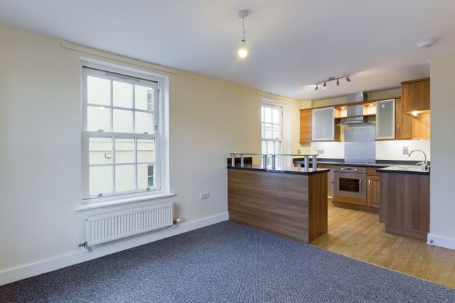 Flat 10, 1-15 Henley Court, Gloucester photo 2