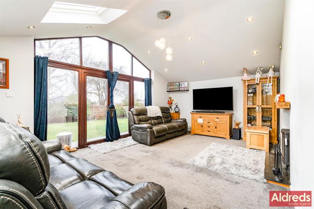 21, Birch Close, Lowestoft photo 2