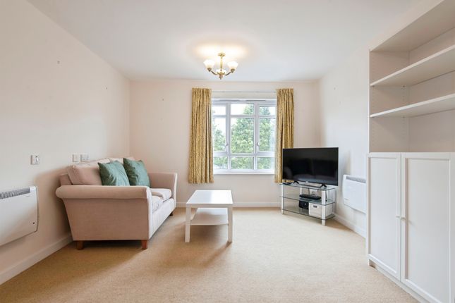 18, Archers Court, Elmside Walk, Hitchin photo 3