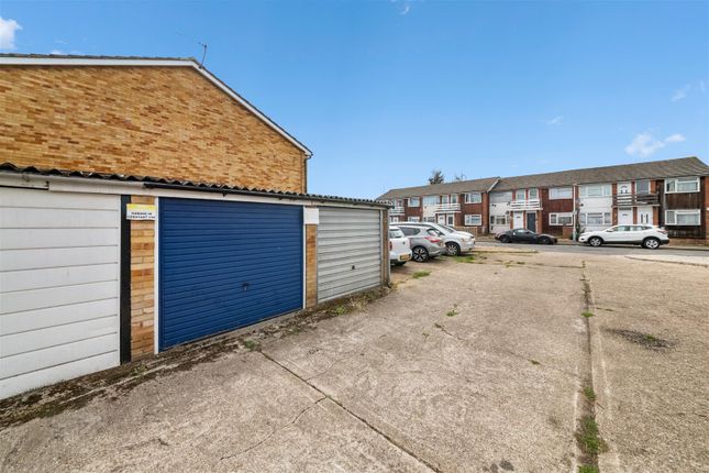 14, Gilpin Way, Hayes photo 5