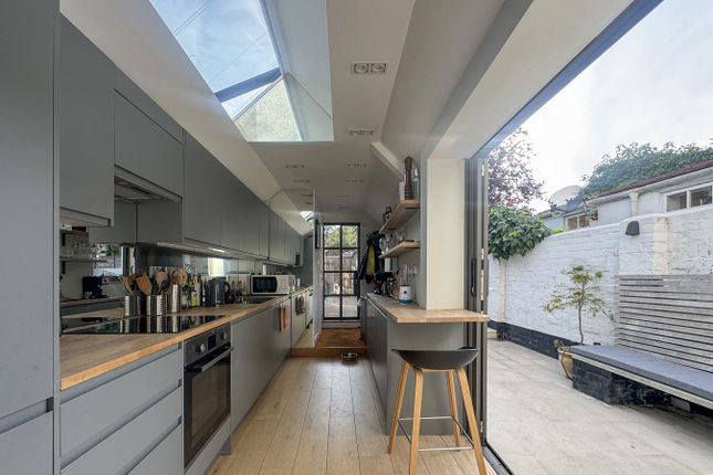 13, Southampton Road, Lymington photo 4