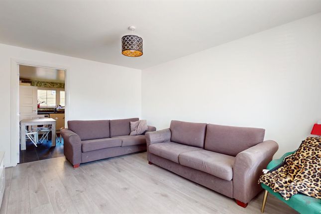 18, Bridgewater Close, Milton Keynes photo 3