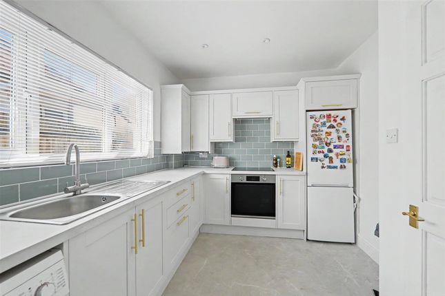 11 Sackville Crescent, Worthing photo 2
