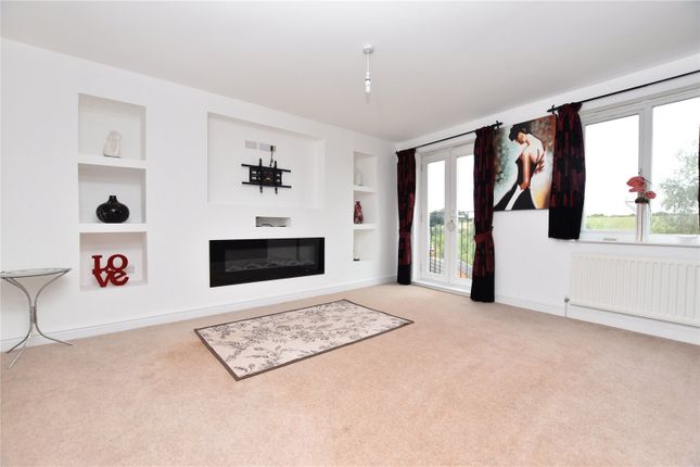 6, Holly Crescent, Wakefield photo 4
