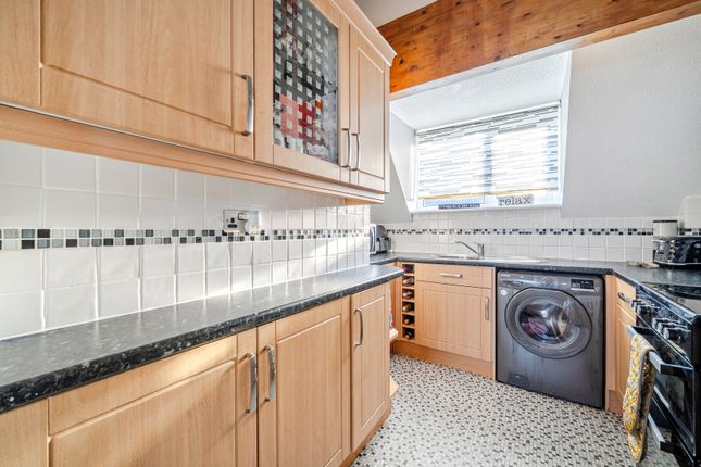 2, Middlehay Court, Cheltenham photo 2