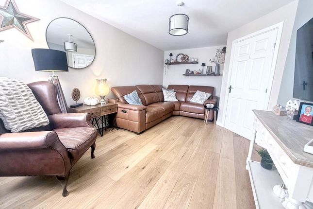 3, Saxilby Close, Cramlington photo 2
