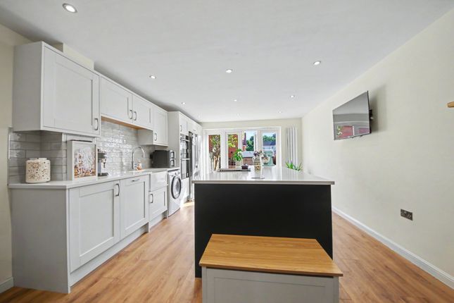 204 White's Way, Southampton photo 4