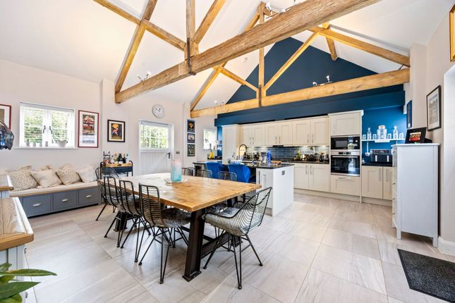 5 Seymour Mews Malthouse Lane, Horley photo 3