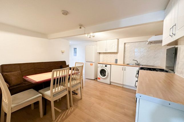 Flat to rent in Forburg Road, Stoke Newington