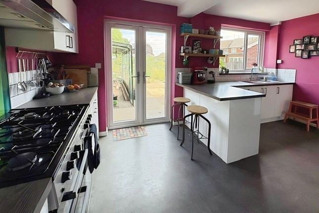 28, Manor Road, Leicester photo 3