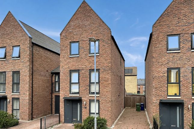 4-bed house on 8, Beagle Road, Cambridge, £2,750/mo