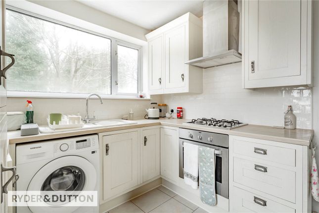 5, Richmond Close, Mossley photo 3
