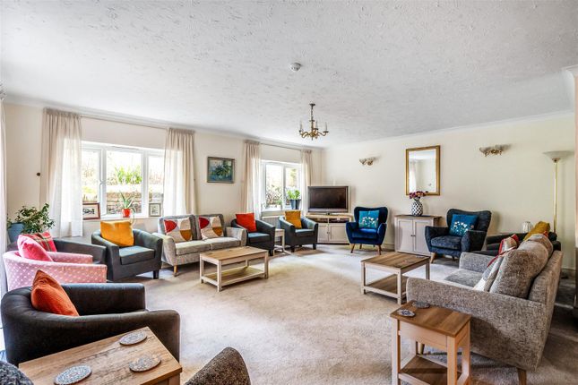 26, Beatrice Lodge, Oxted photo 5