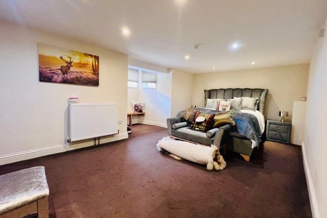 Flat 2, Clarence House, Holme Road, Matlock photo 3