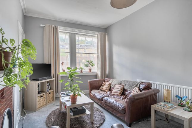 Flat 2, 3, Cleveland Place East, Bath photo 3