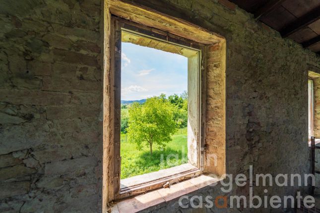 Country house for sale in Italy, Umbria, Perugia, Marsciano