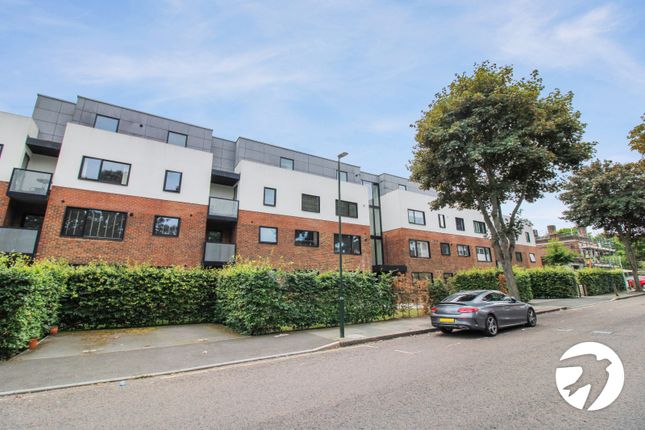 Thumbnail Flat to rent in Lingfield Crescent, London
