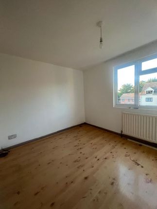 Terraced house for sale in Royston Avenue, London