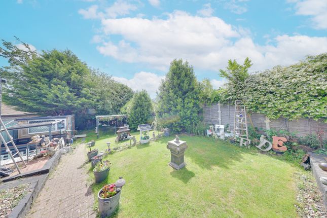 98, Lodge Crescent, Orpington photo 4