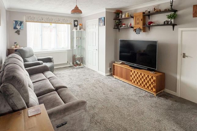 42, Wolstenbury Road, Rustington Littlehampton photo 2