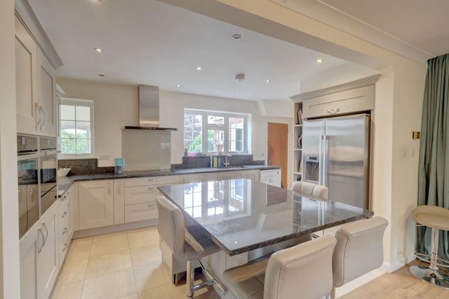 Cadmore End, Buckinghamshire photo 4
