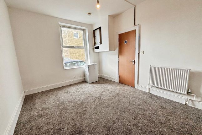 10, Haycliffe Road, Bradford photo 4