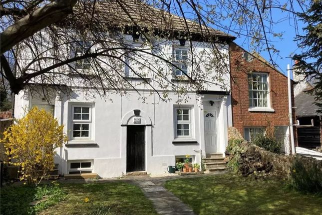 Thumbnail Cottage to rent in East Street, Farnham