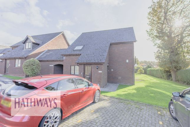 12 Rose Gardens, Cwmbran photo 3