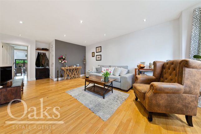 87a, Hambro Road, London photo 3